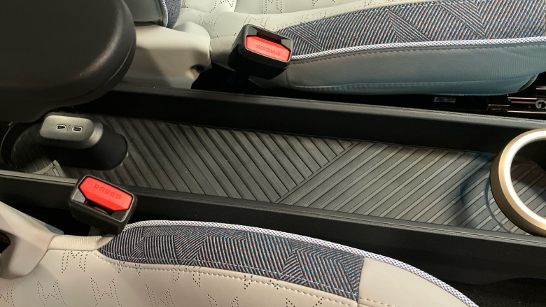 MINI Aceman 135kW E Classic 43kWh 5dr Auto Electric Hatchback